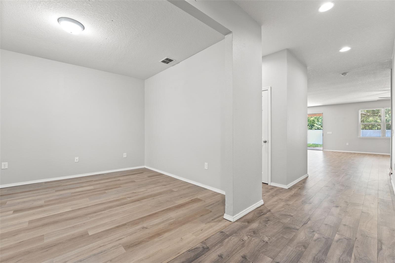 Office/foyer