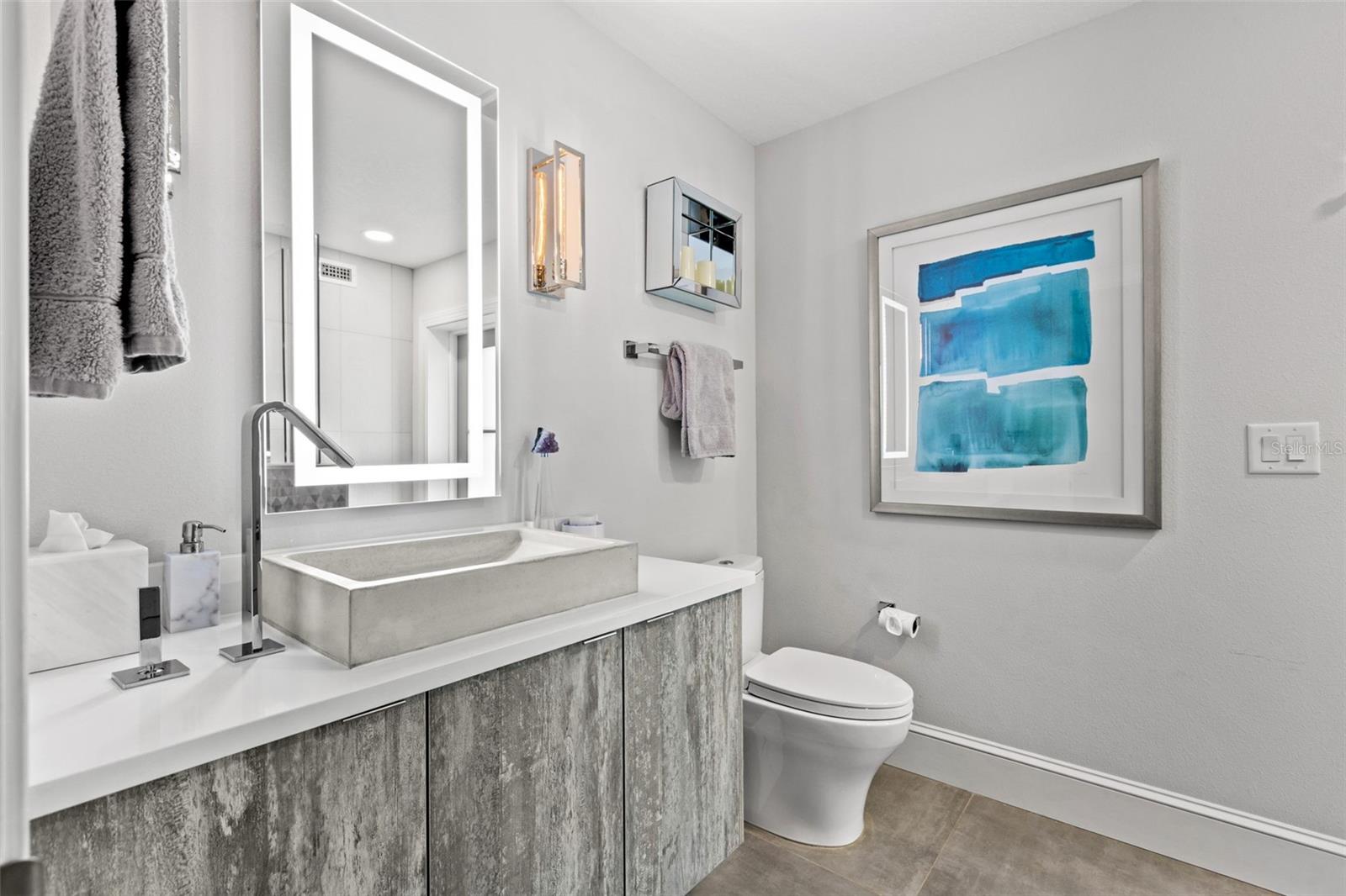 Guest suite bath