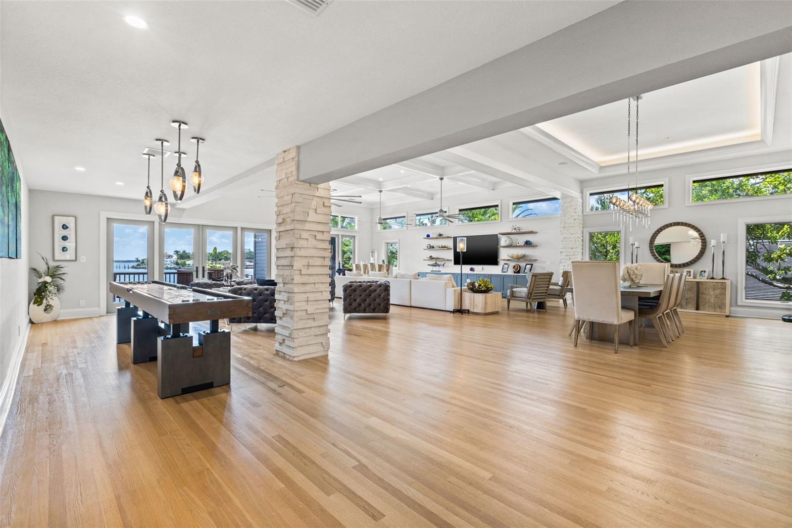 Main living area (2nd floor)