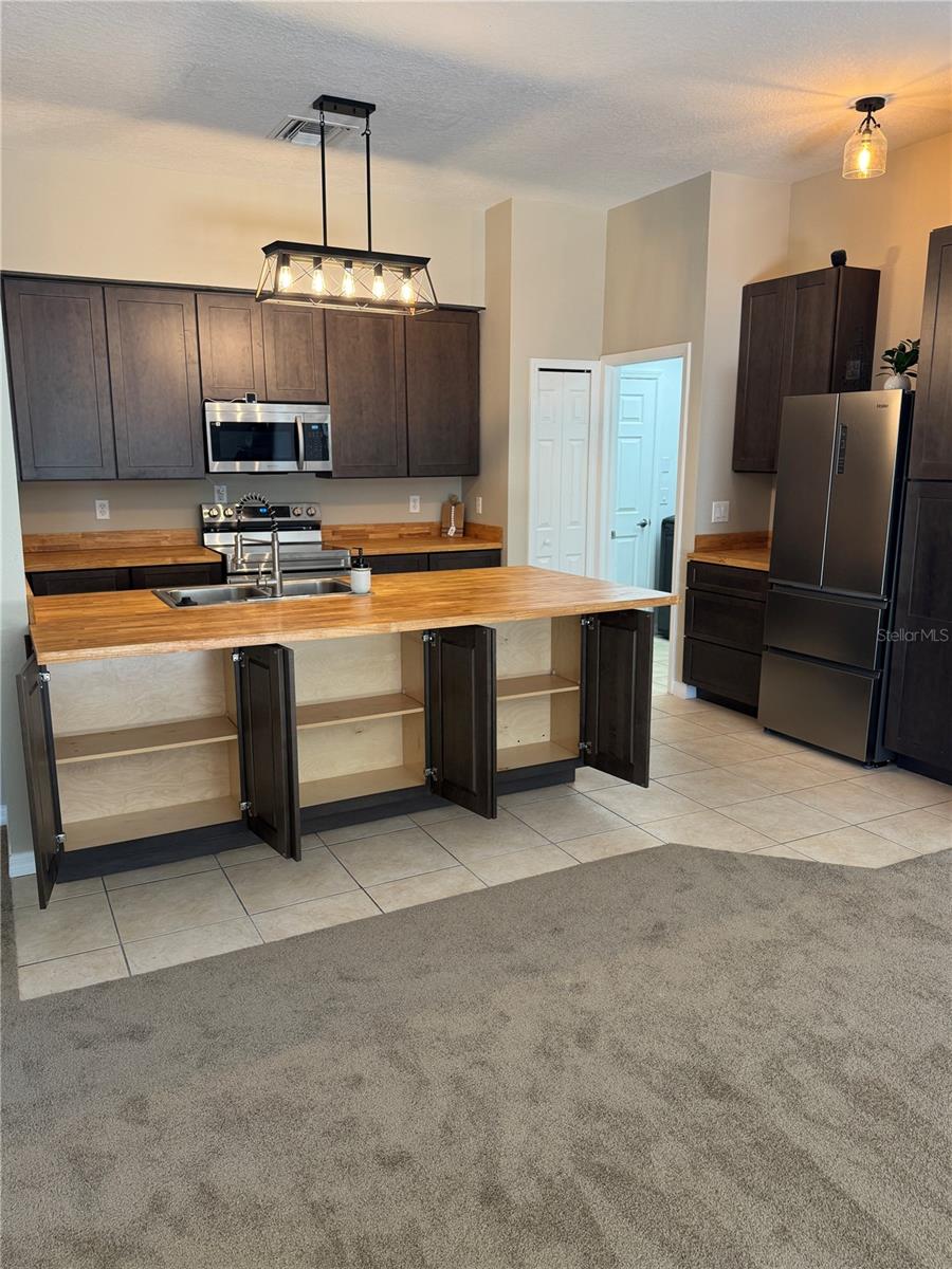 Kitchen Bonus Cabinets