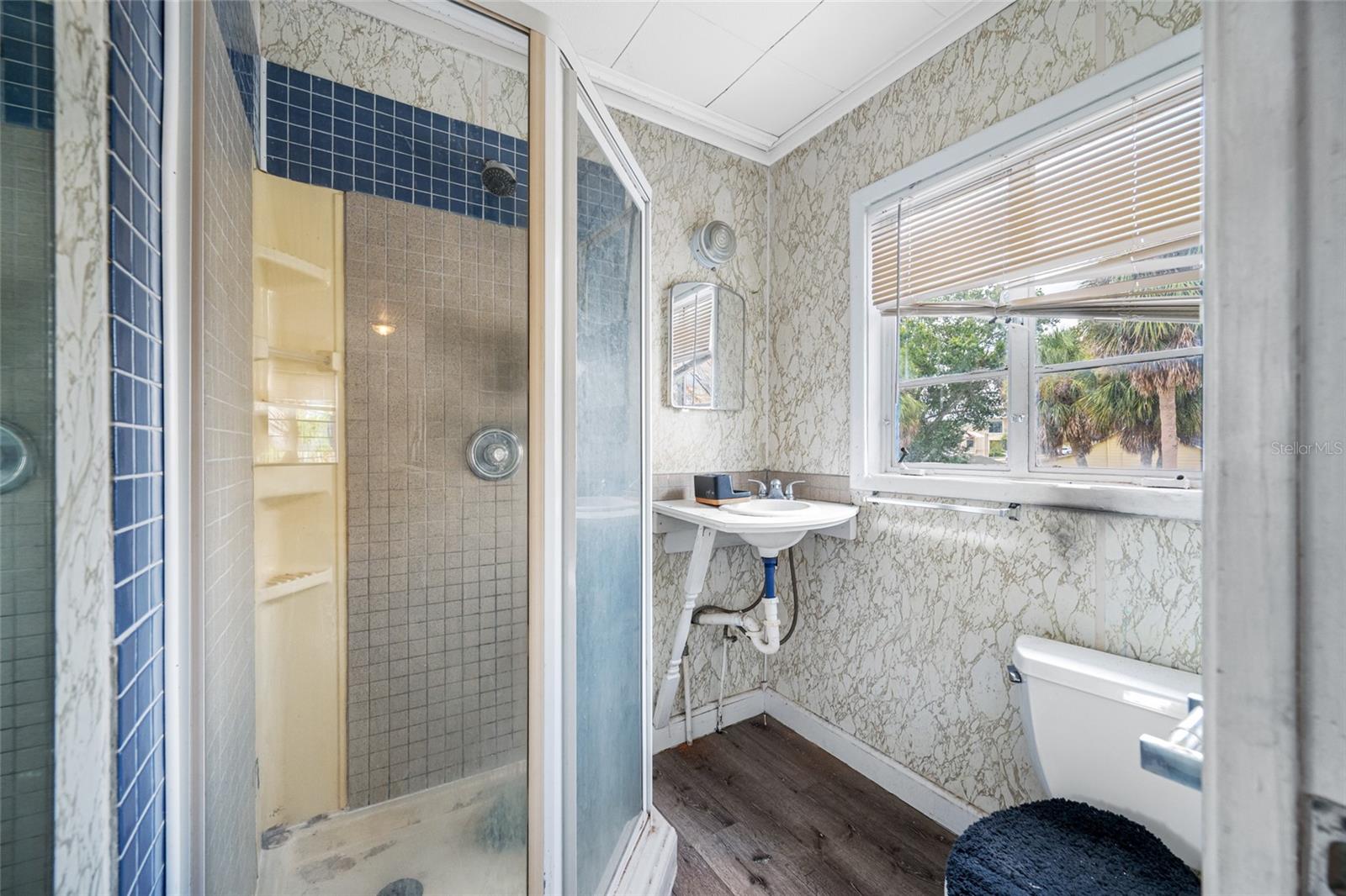 upstiars bathroom