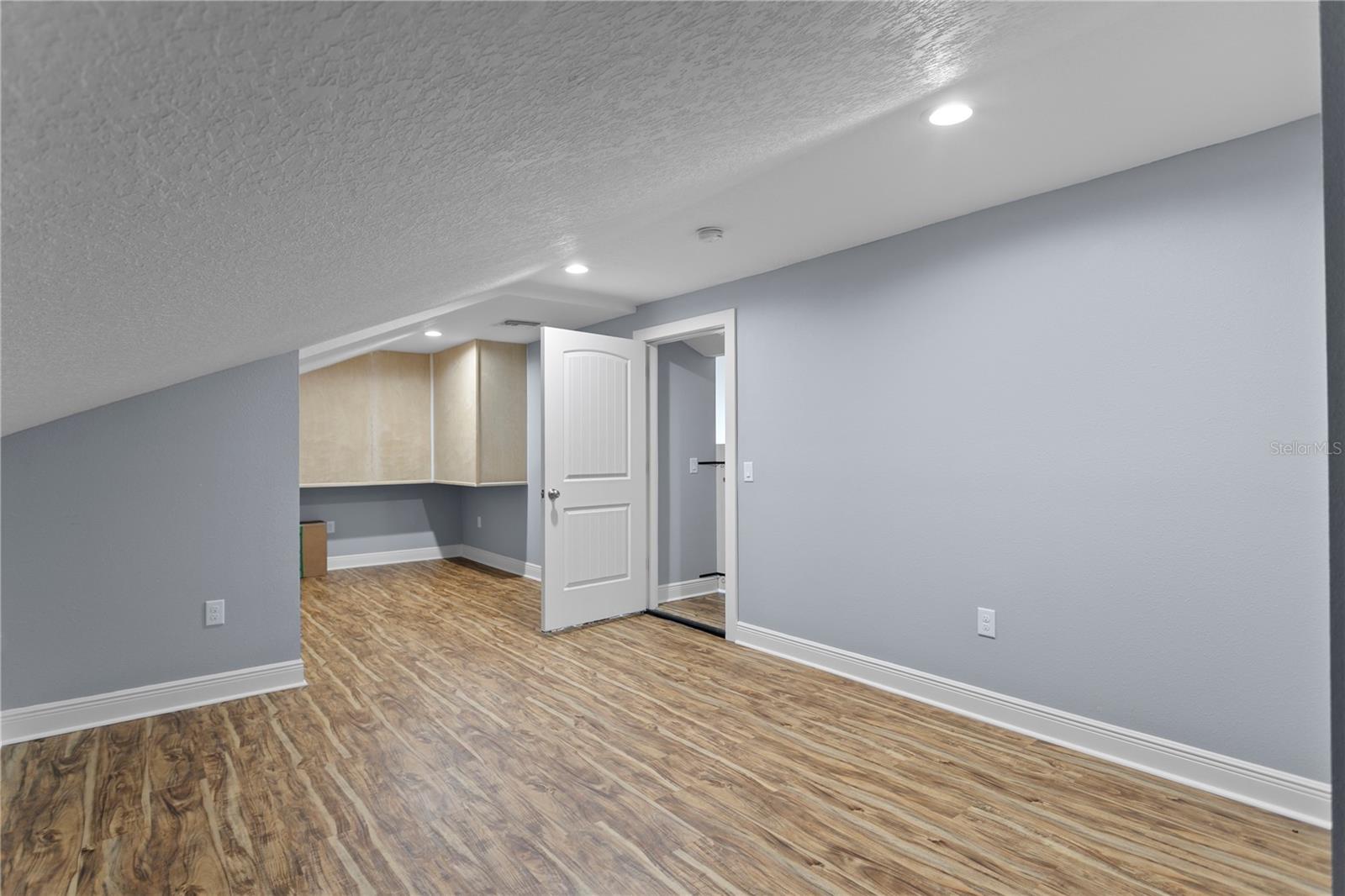 Upstairs Loft, Gym, or Office!