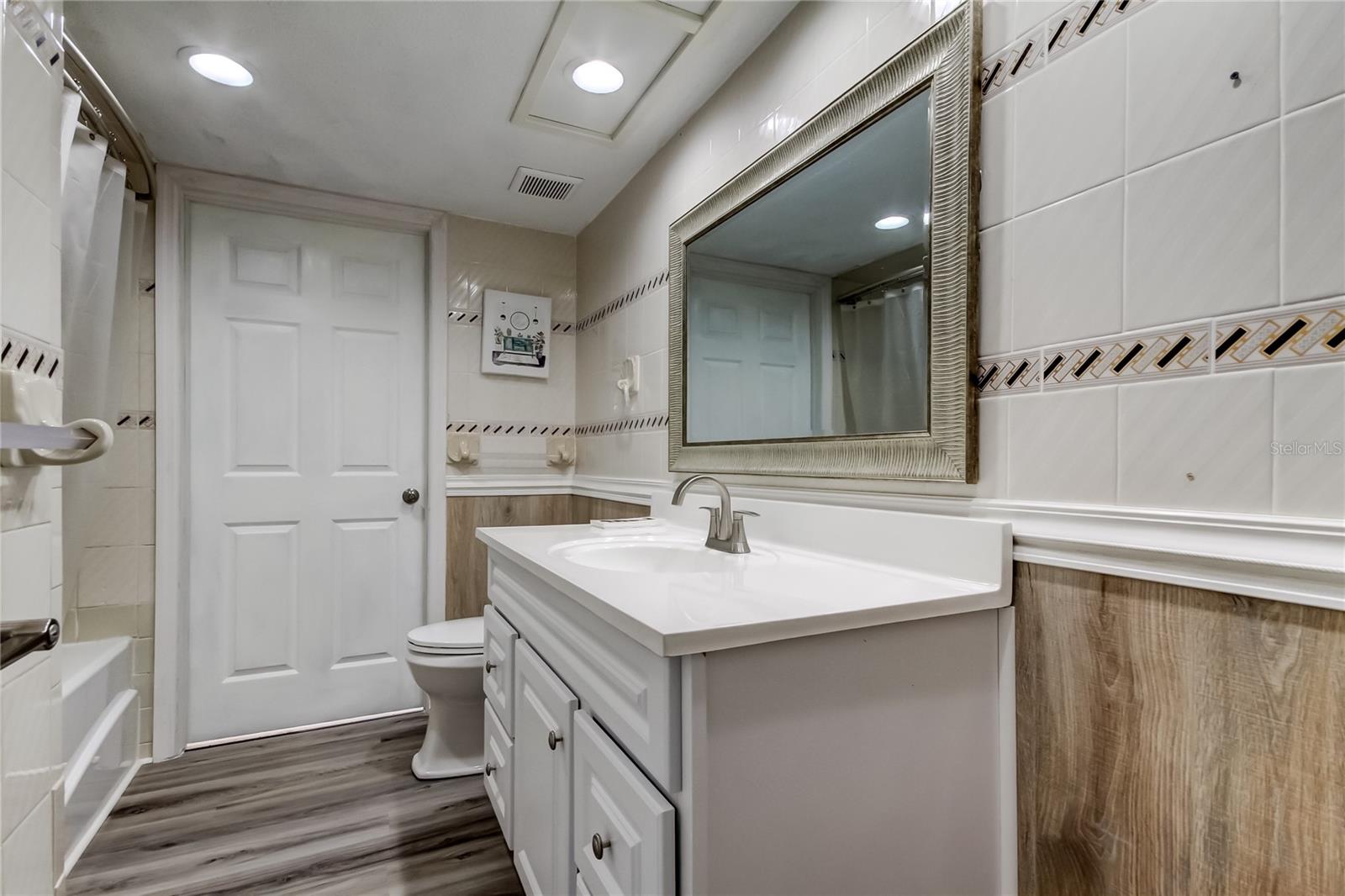 2nd Bathroom