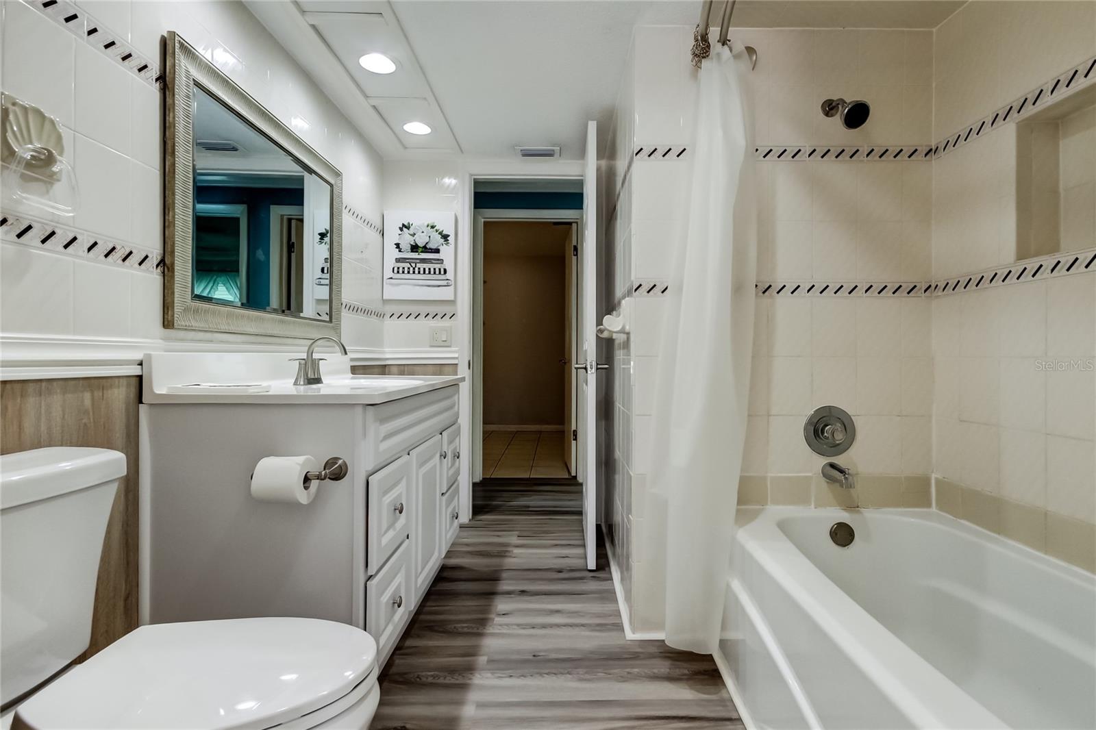 2nd Bathroom