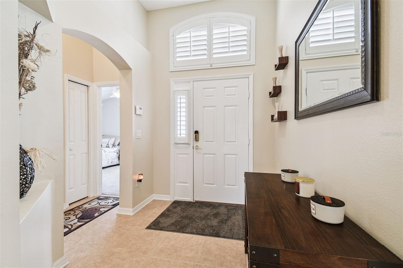 FRONT ENTRYWAY
