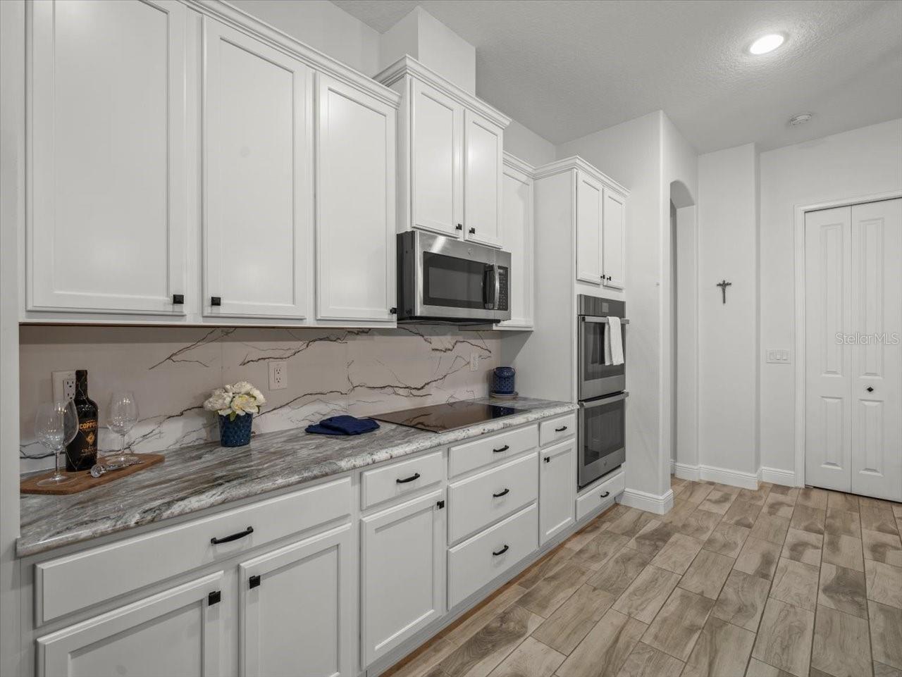 Gourmet Kitchen with Double Ovens
