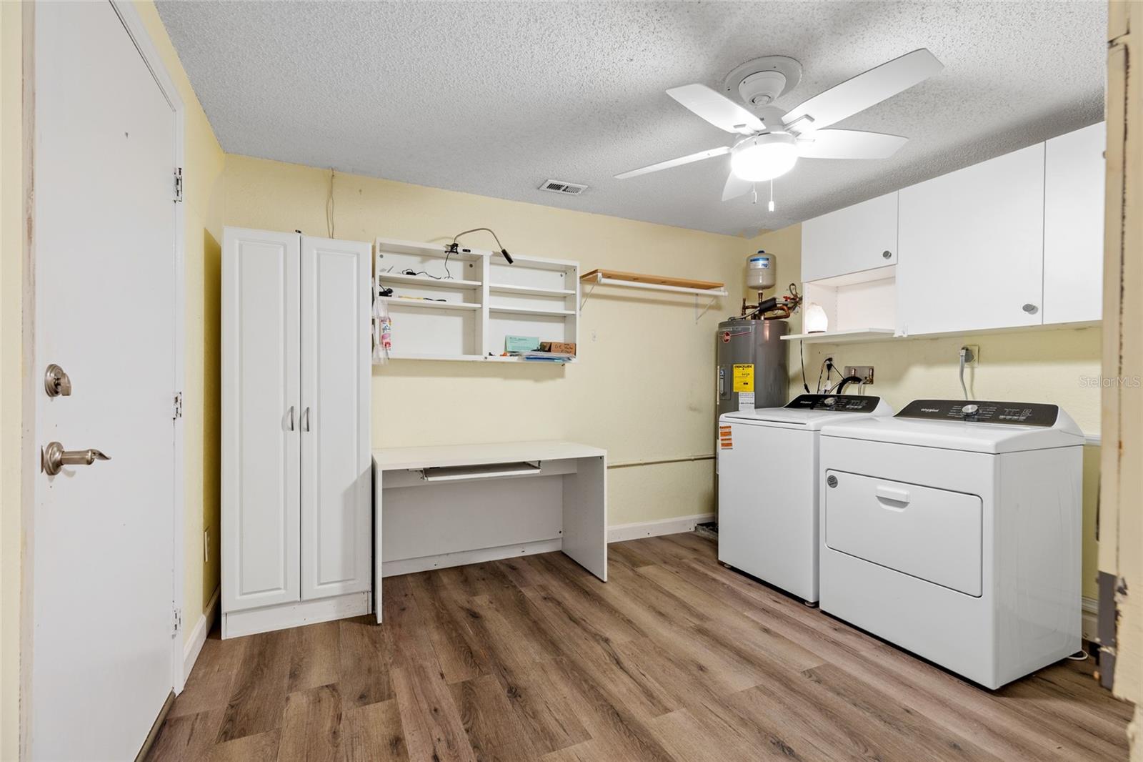 Bonus/Utility room.