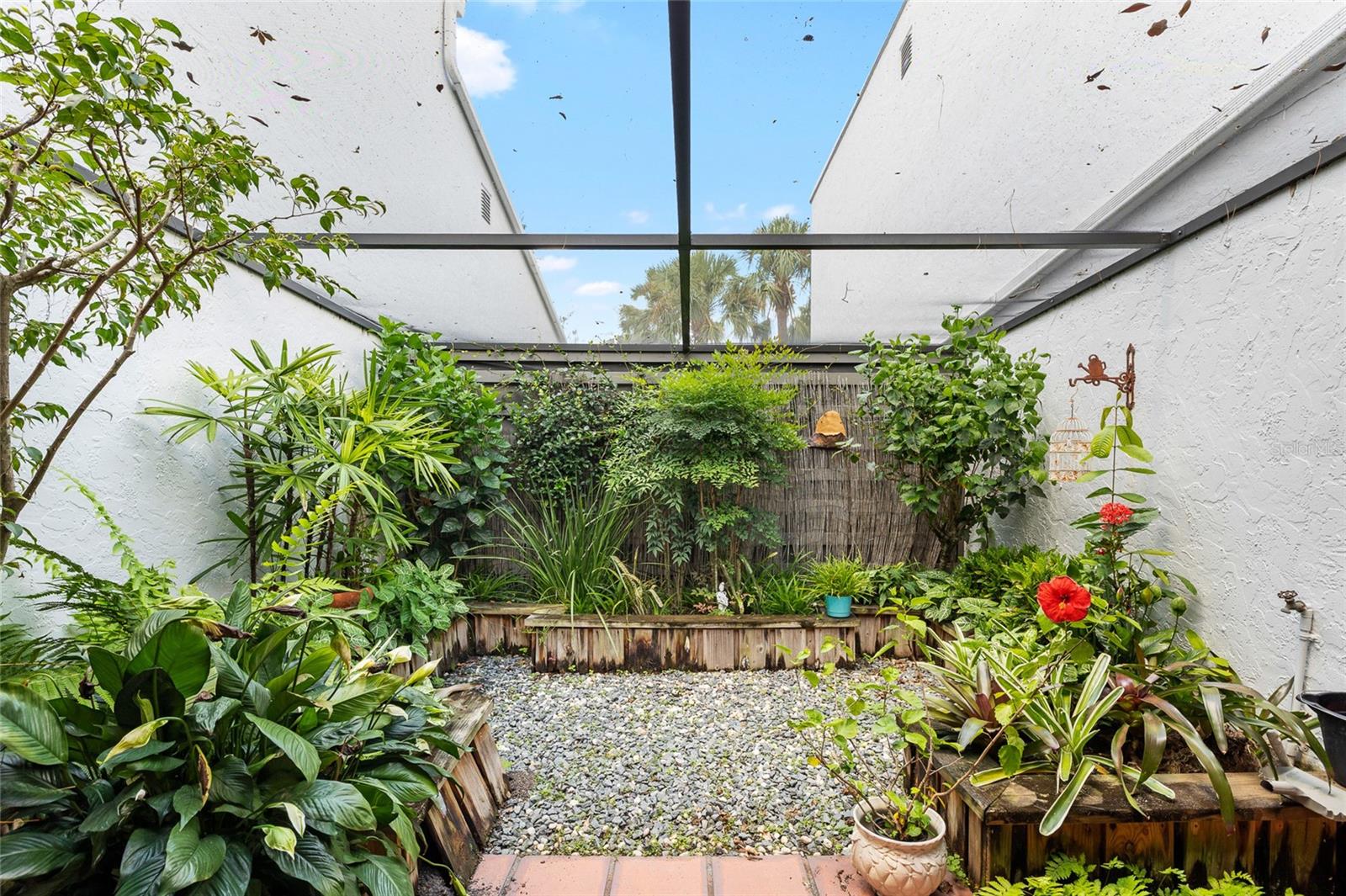dining room leads to enclosed patio