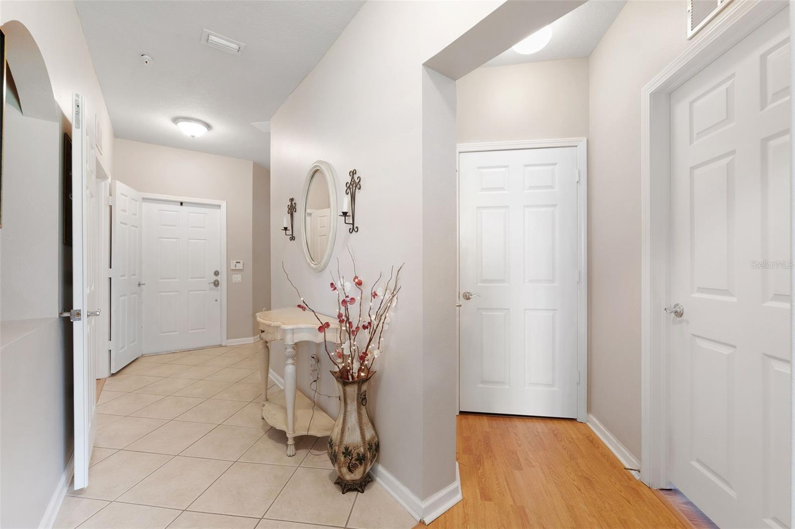 Entry/Foyer