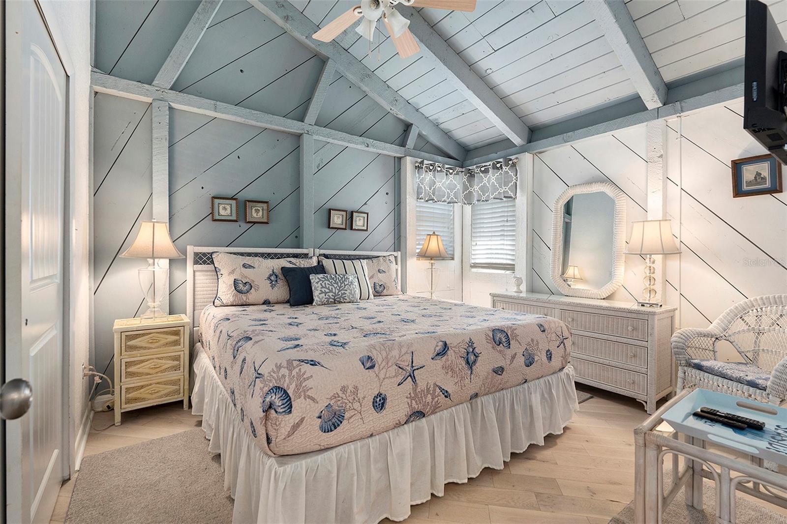 Hampton king bed