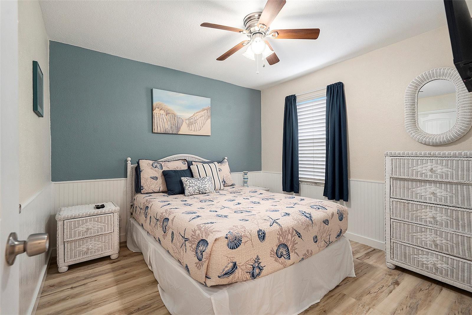 Sag second queen bed