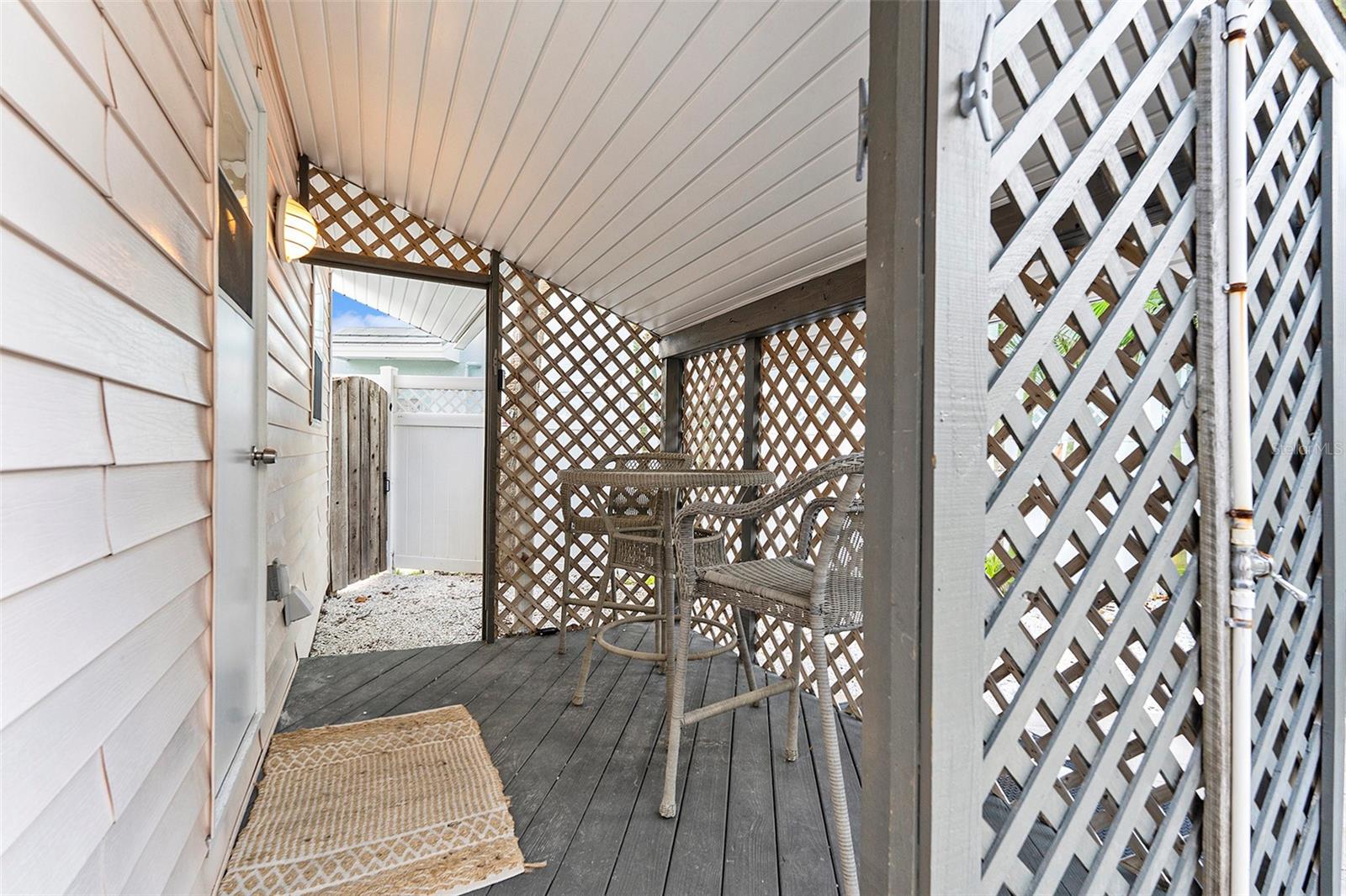 Sag porch