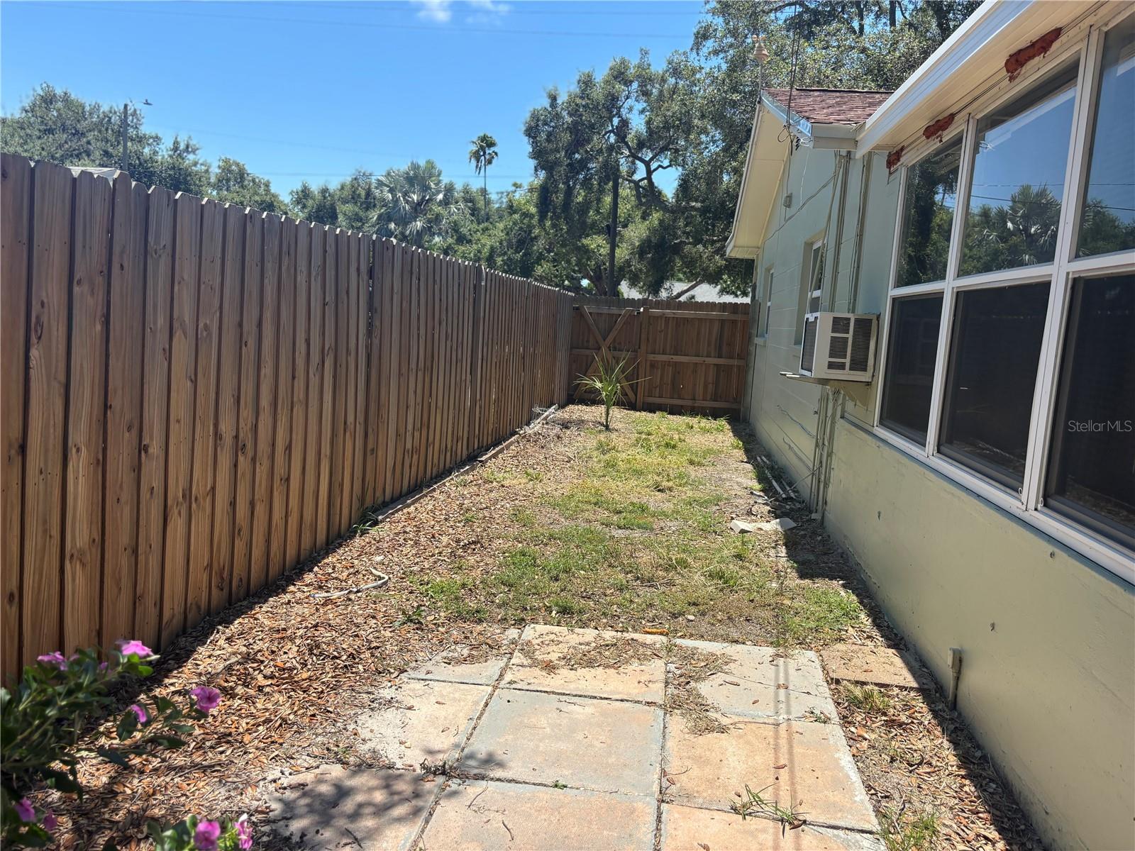 side yard