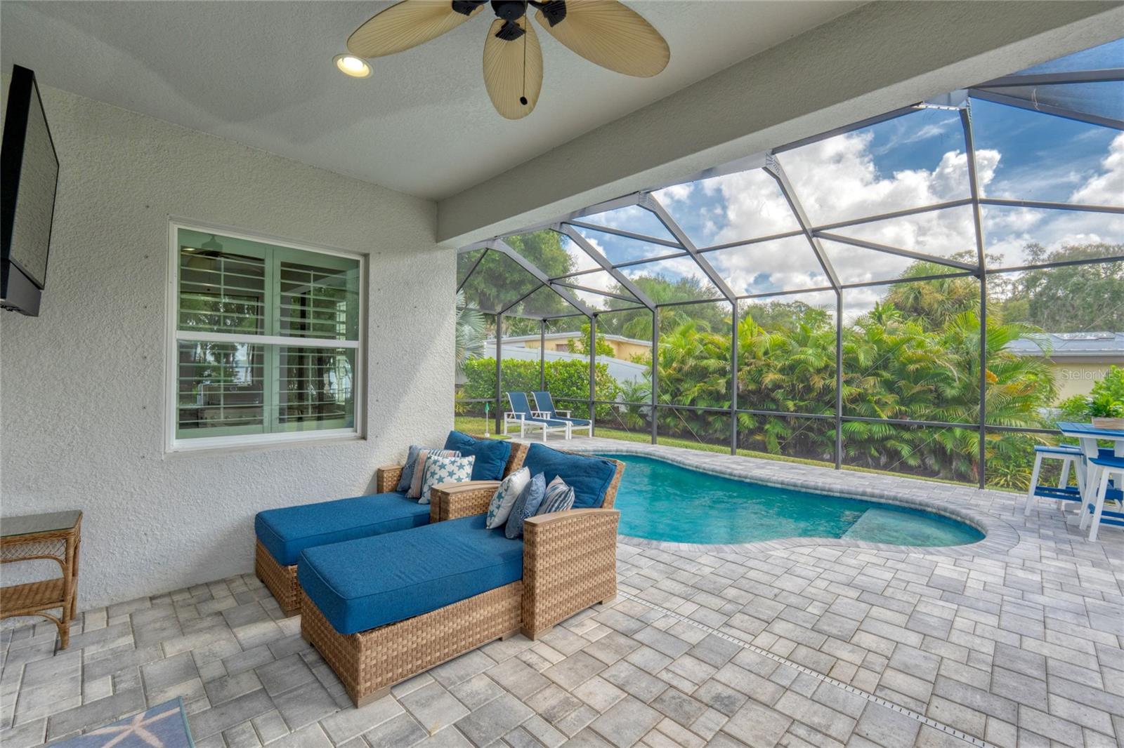 Covered Lanai space