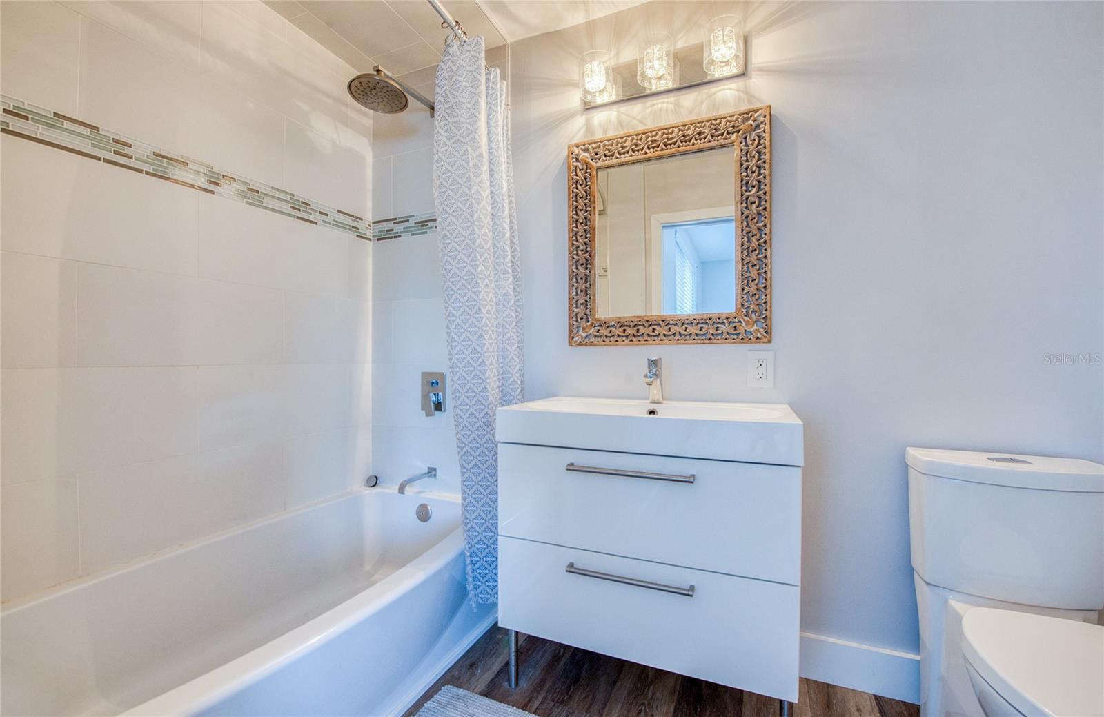 Upstairs bedroom full ensuite bathroom