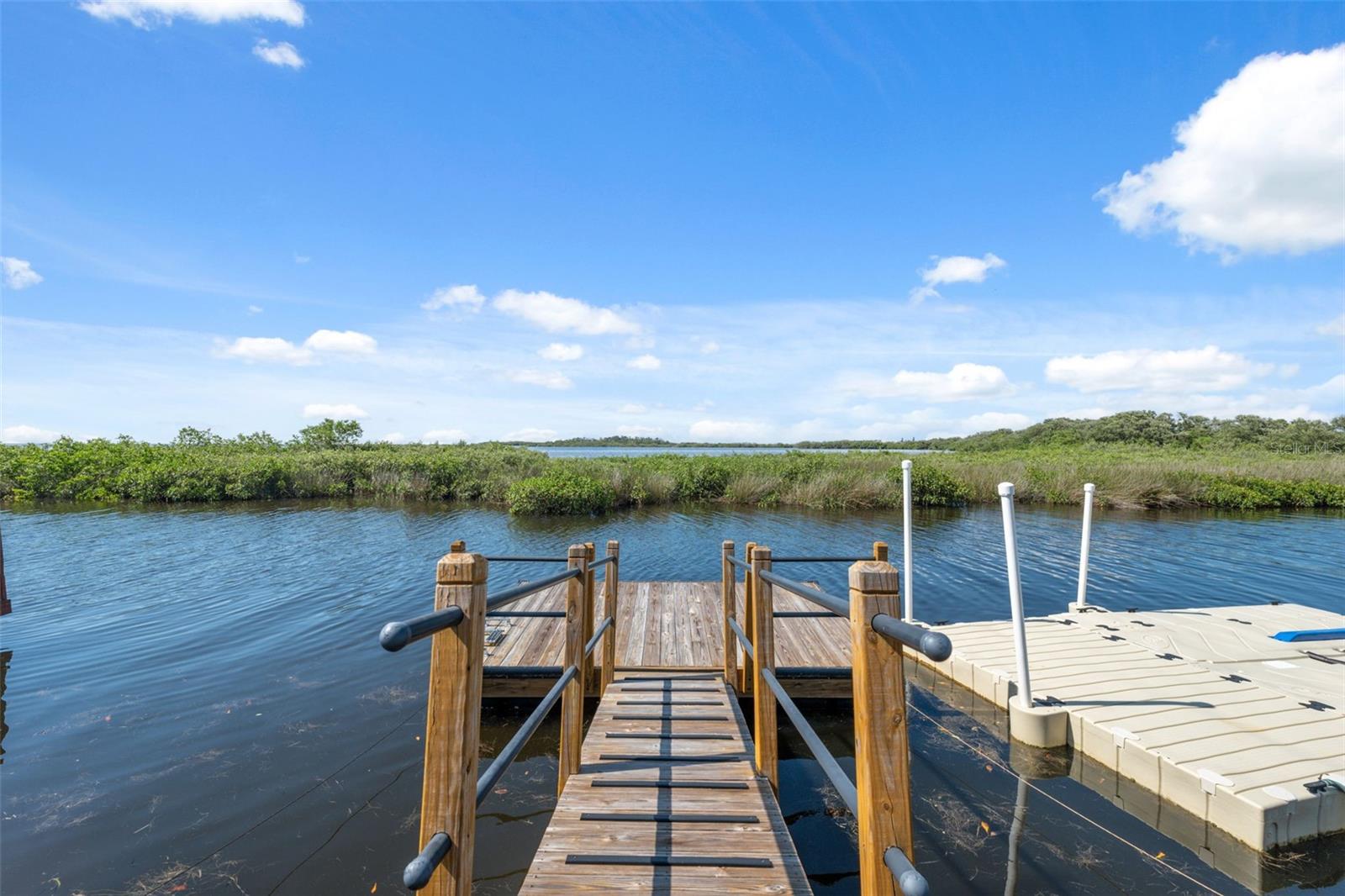 Your own private dock and lift!