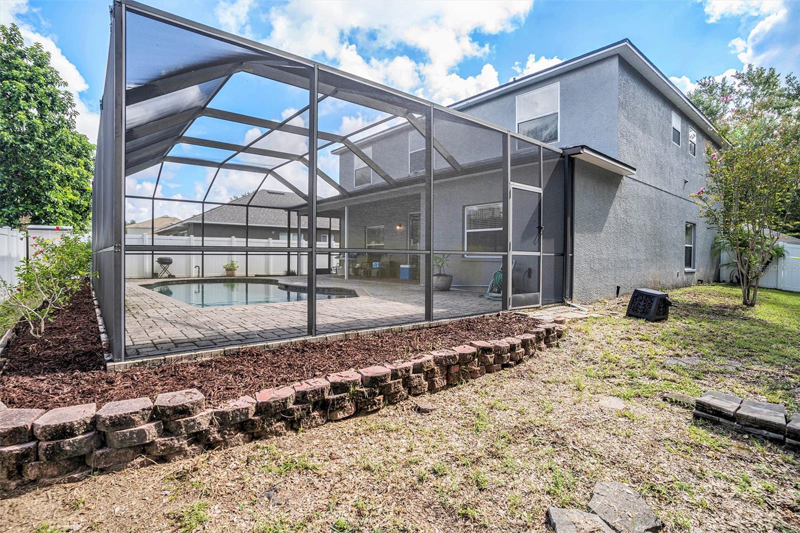 Beautifully landscaped backyard in Buckhorn Preserve. LOW HOA & NO CDD!