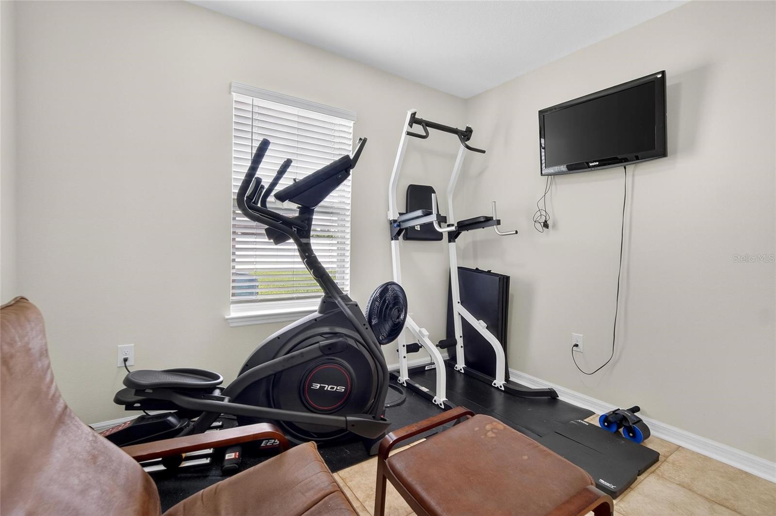 2nd bedroom