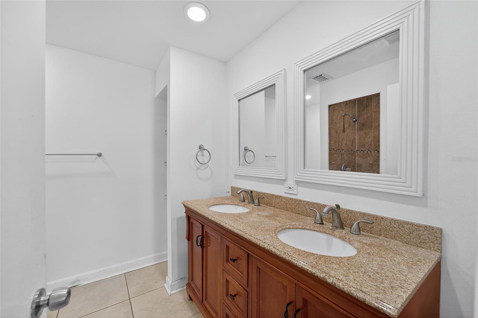 Primary bath