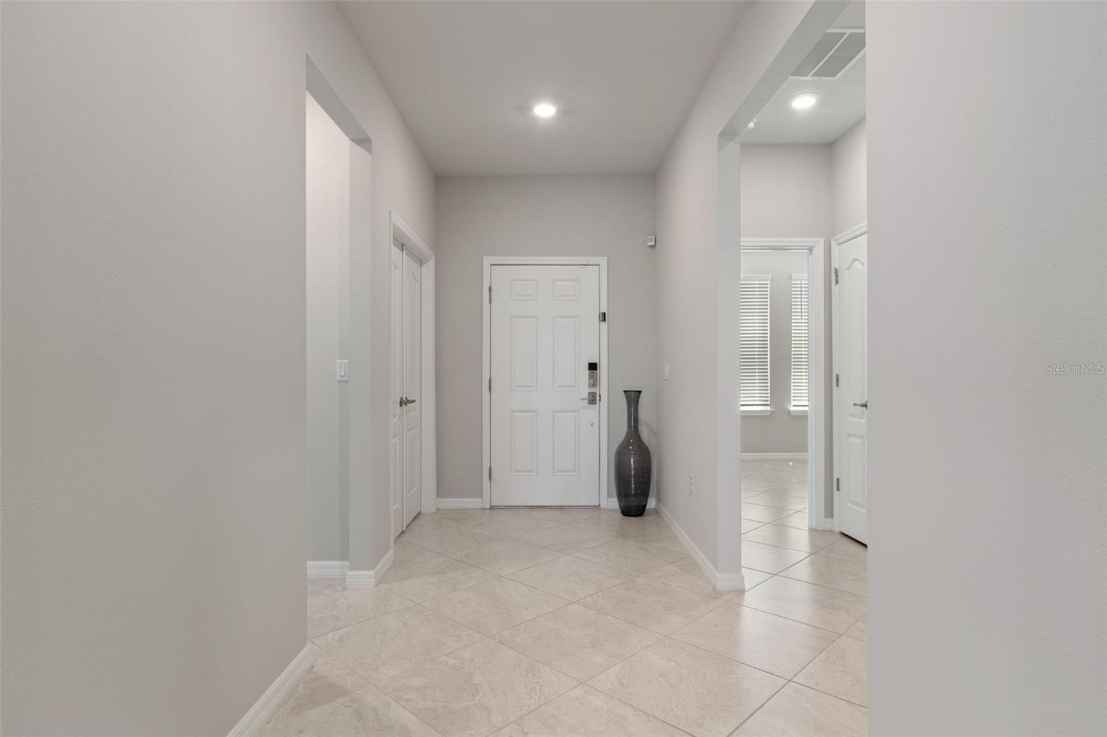 Foyer/entry