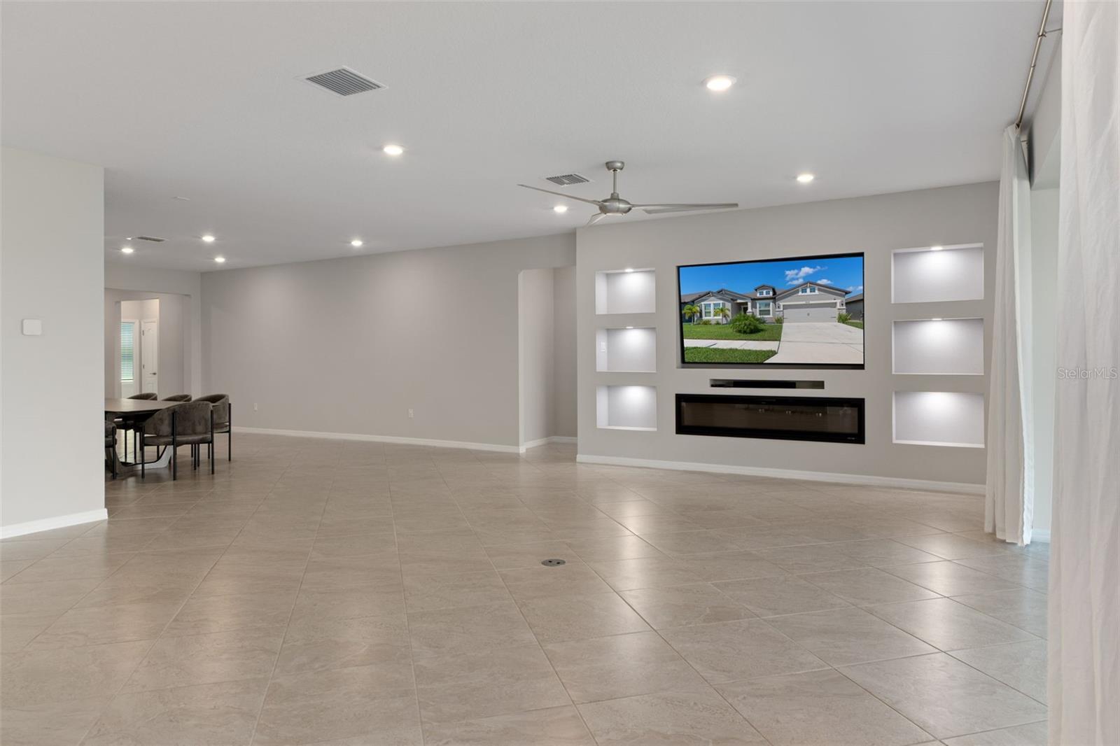 Living to Dining room