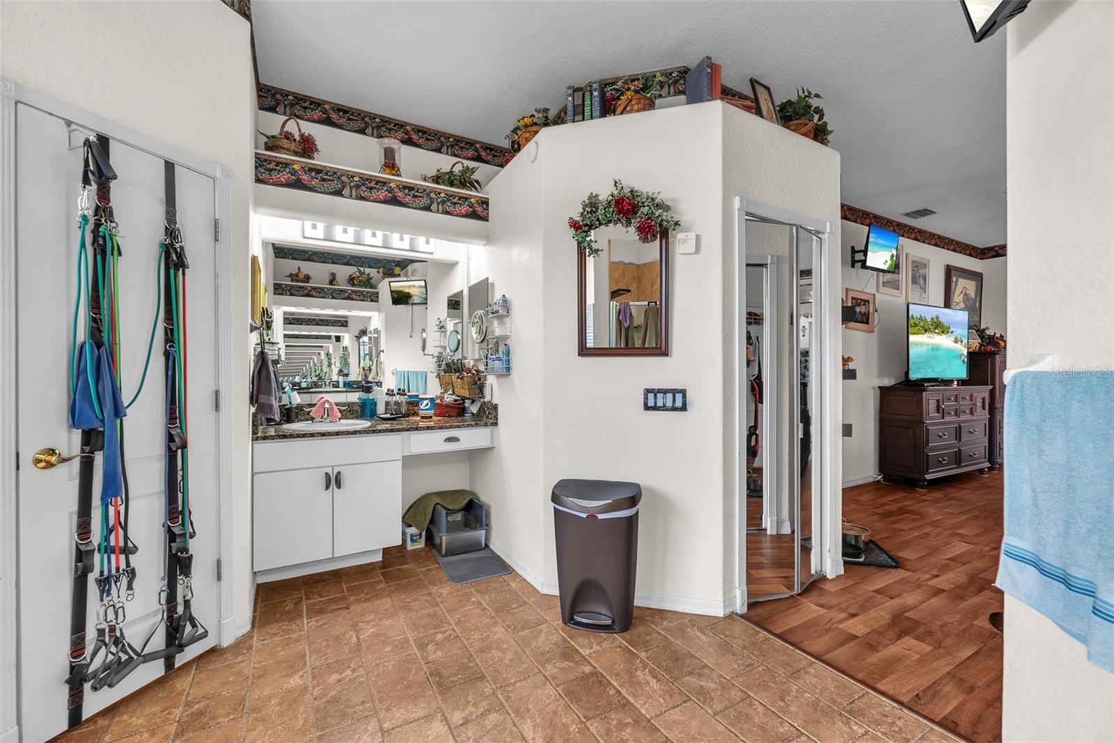 Double sink areas and water closet door for privacy