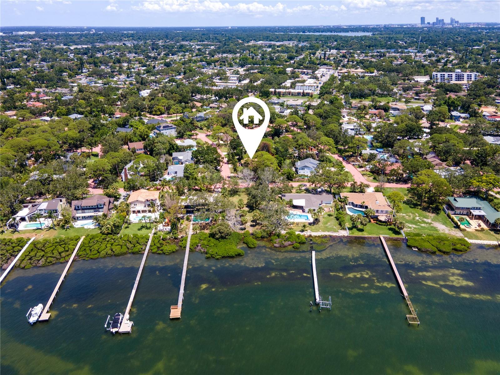 Aerial view showing proximity to downtown St. Petersburg