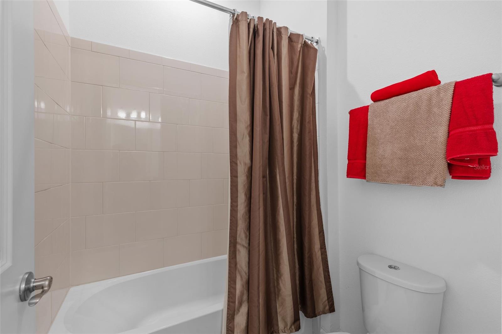 Second full bath private water closet and tub/shower combo
