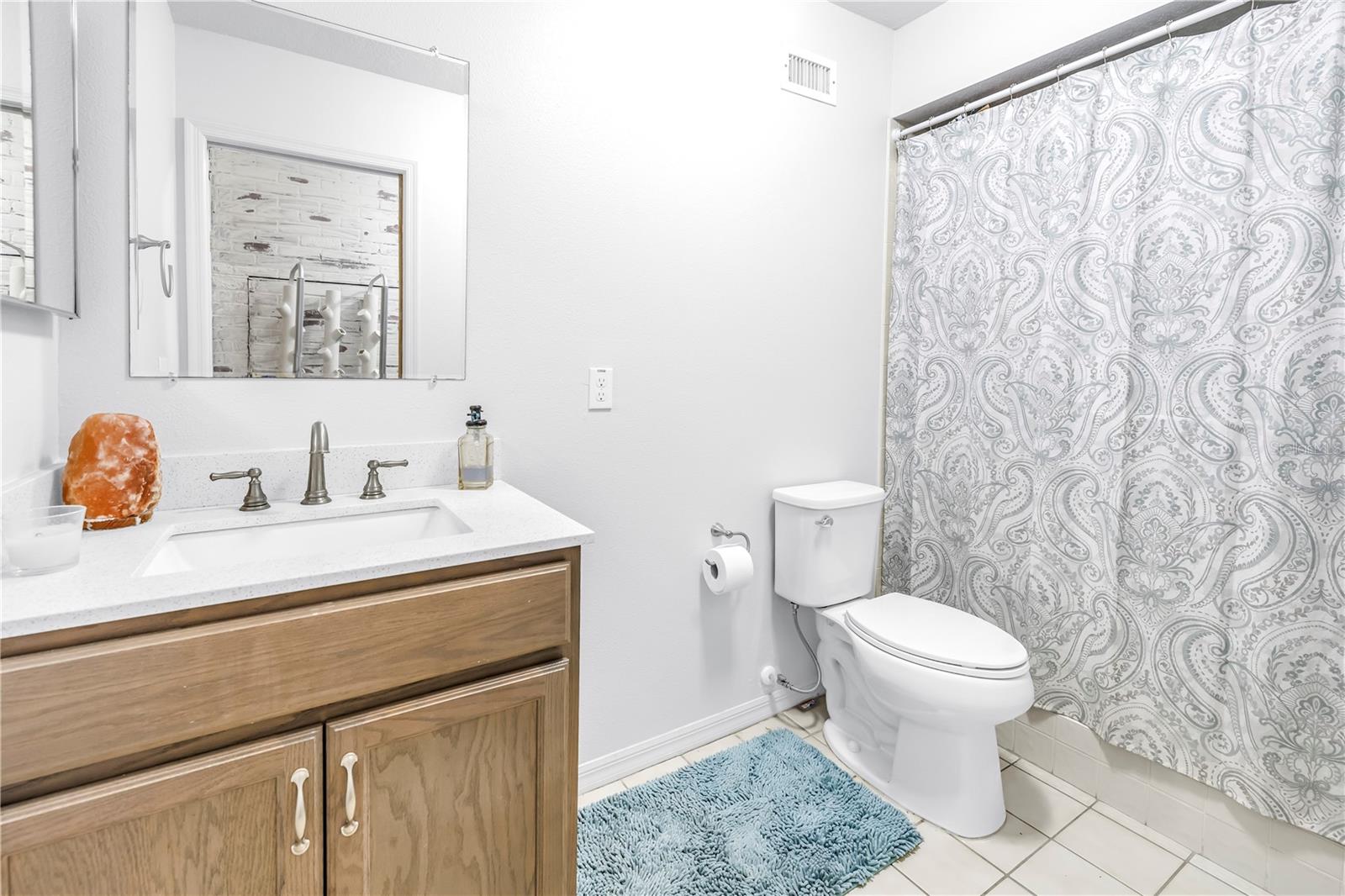 Full bathroom on 1st floor