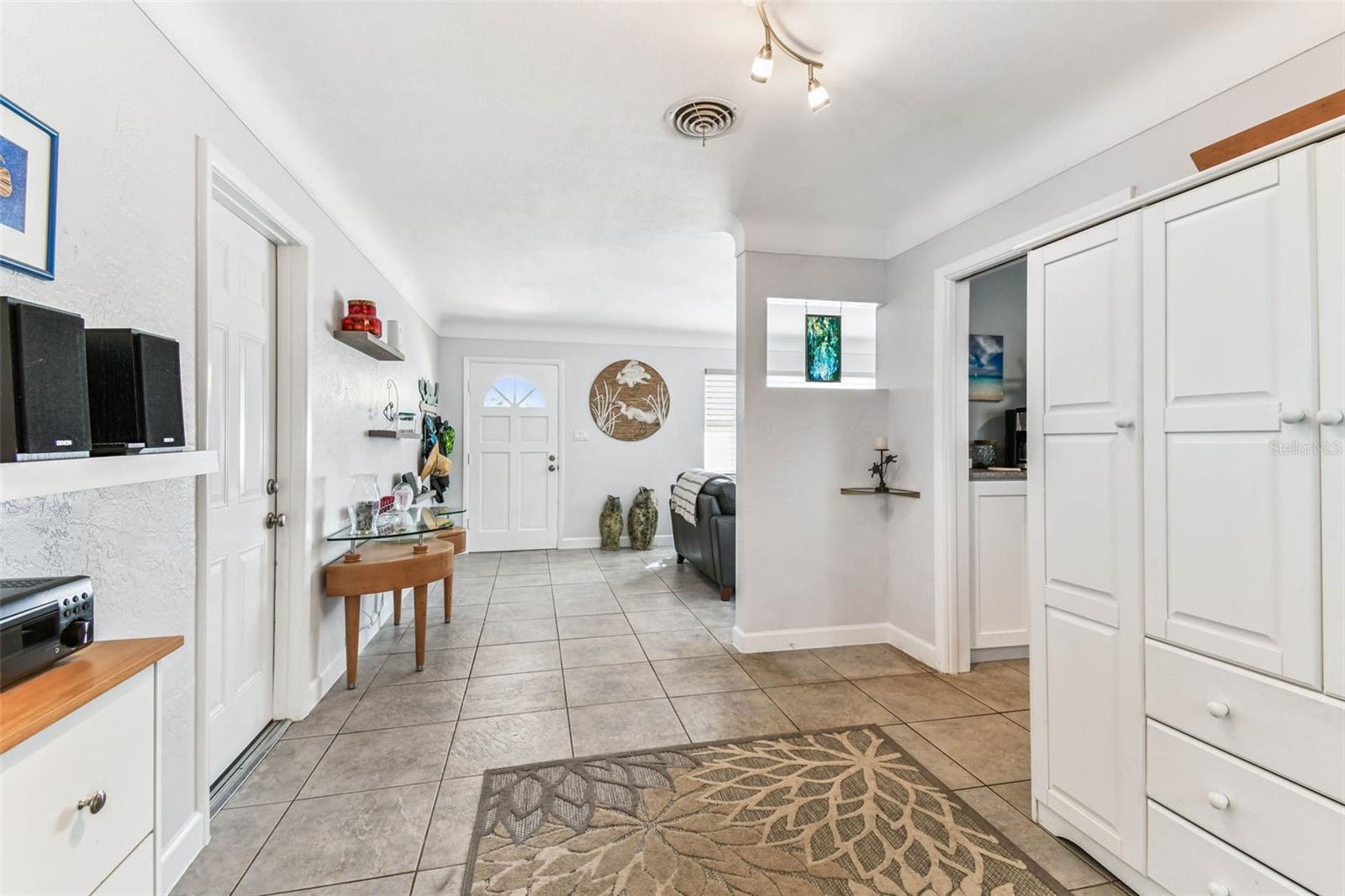 Space ideal for dining area, with easy access to kitchen