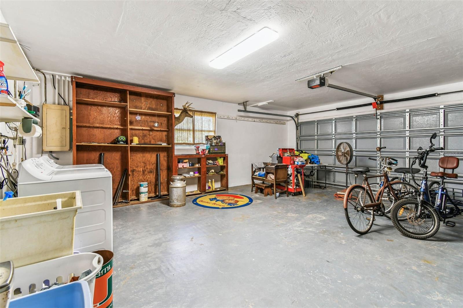 Oversized 2-car garage