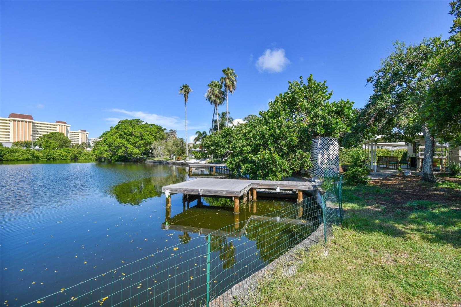 Your own private oasis not far from the sun & fun in Madeira Beach!