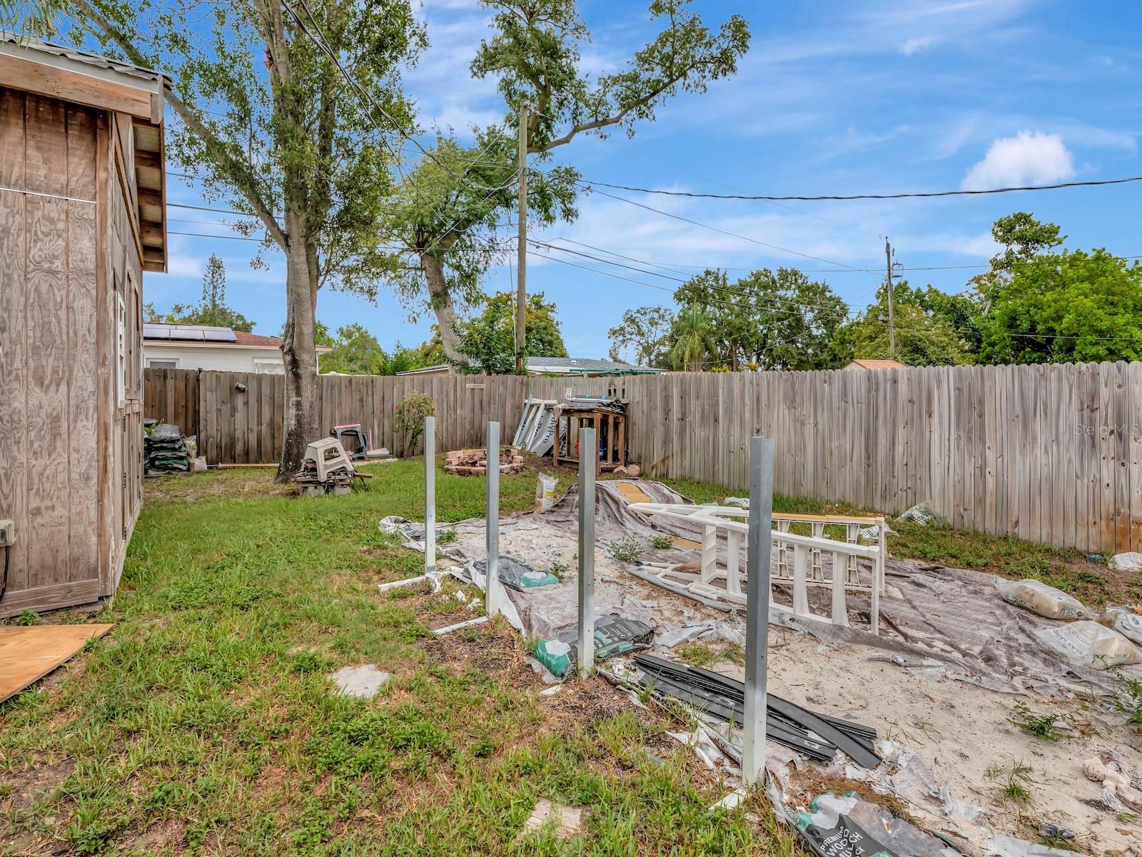 BACKYARD ABOVE GROUND POOL