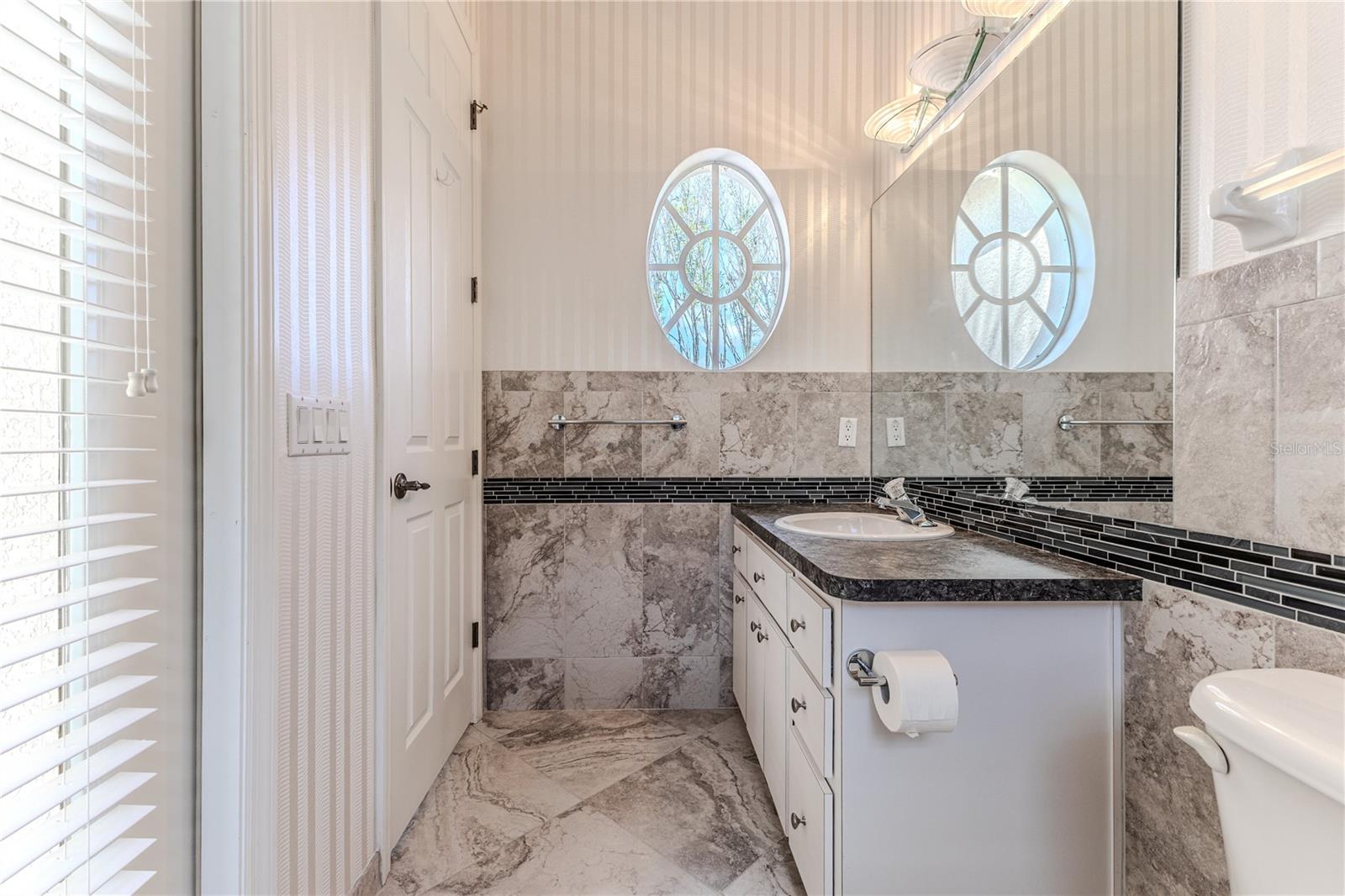 Cabana Third Bathroom Suite