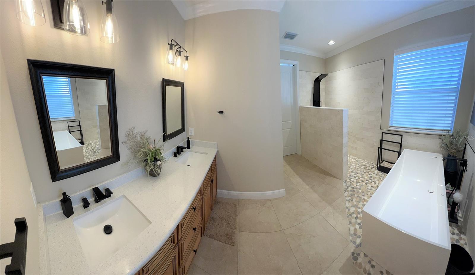 Owner's ensuite bath
