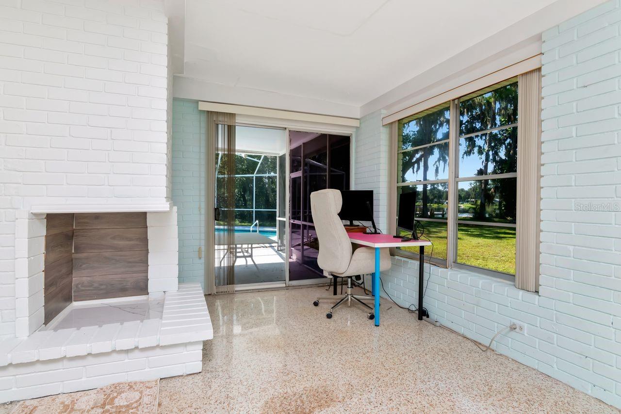 Oversized Bonus Room