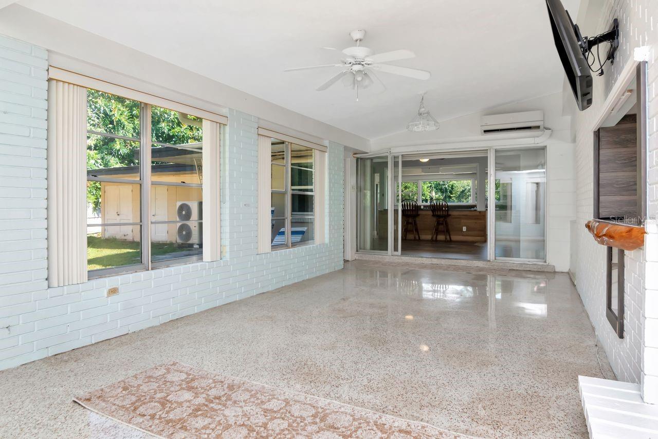 Oversized Bonus Room