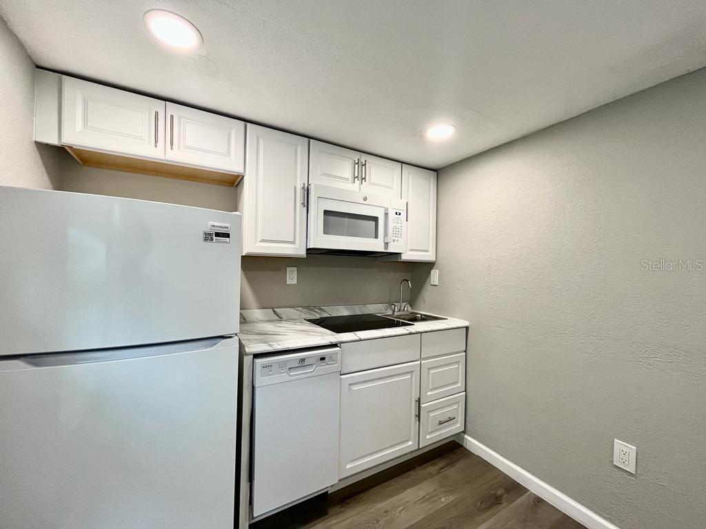 Efficiency kitchenette