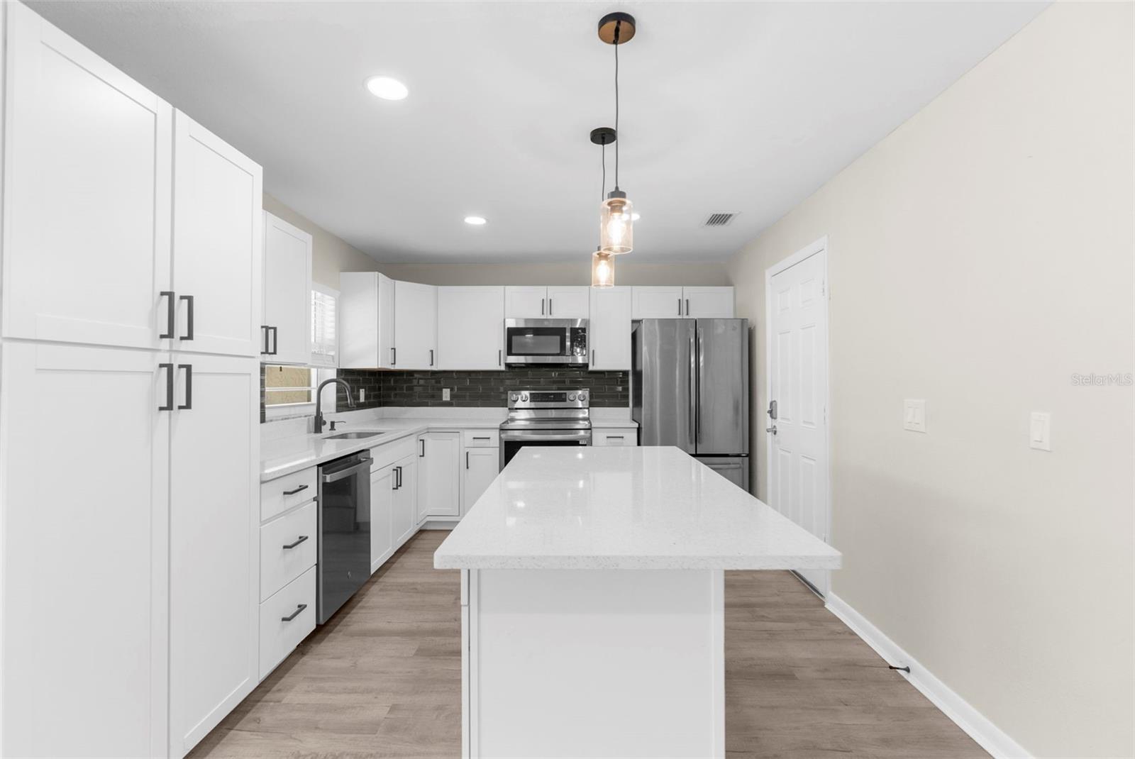 Fully Remodeled Kitchen!