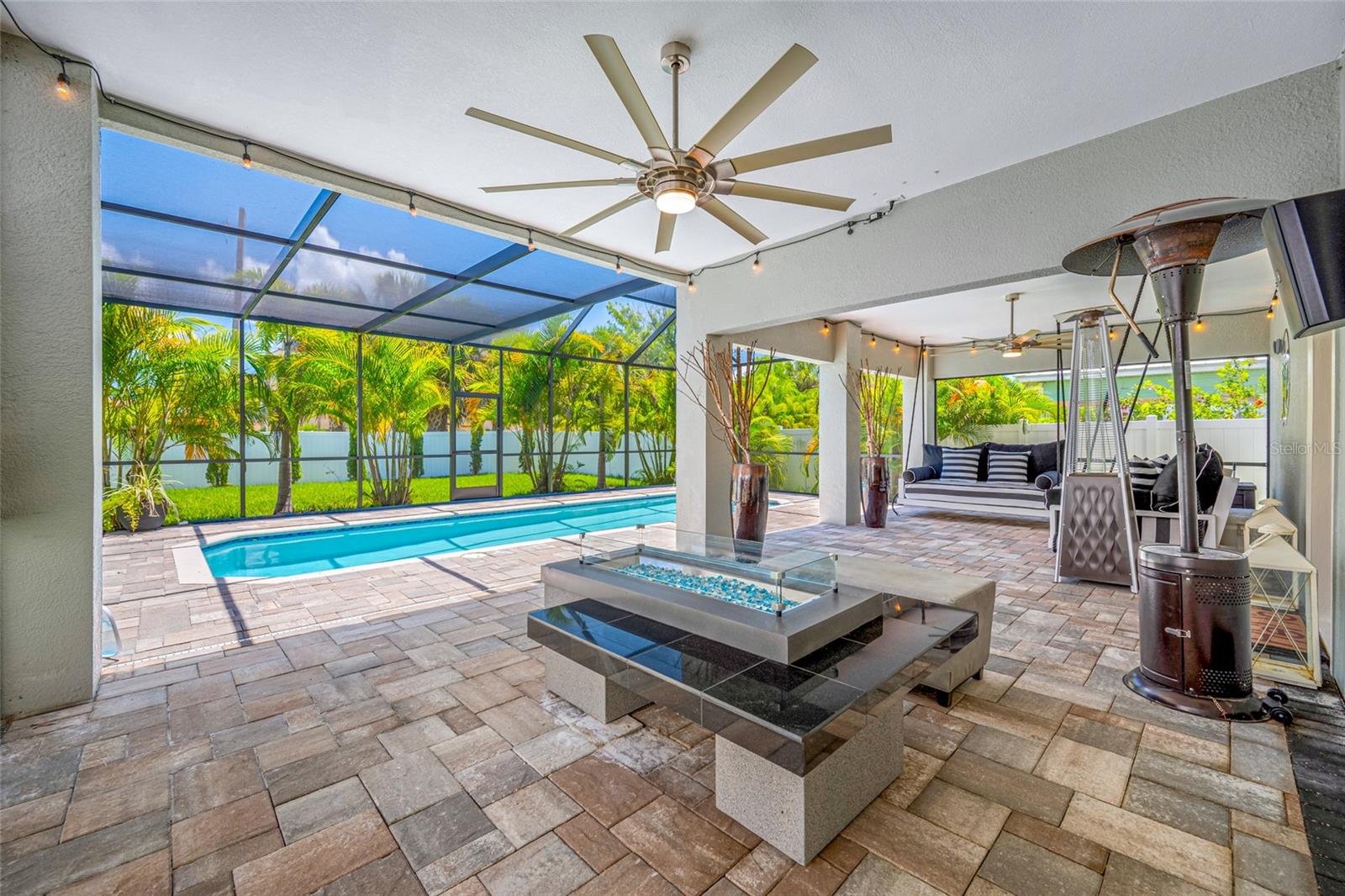Lanai overlooking pool