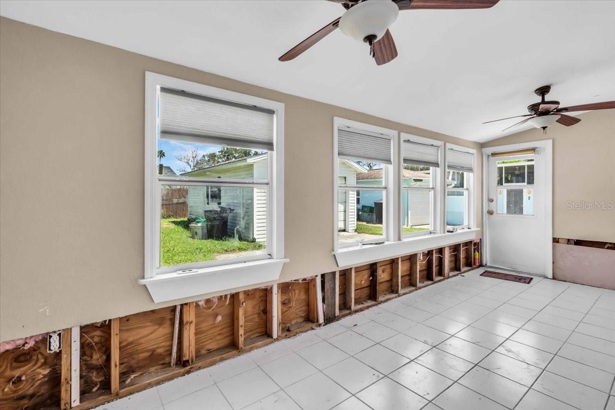 Florida room with central air
