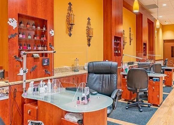 SALON
