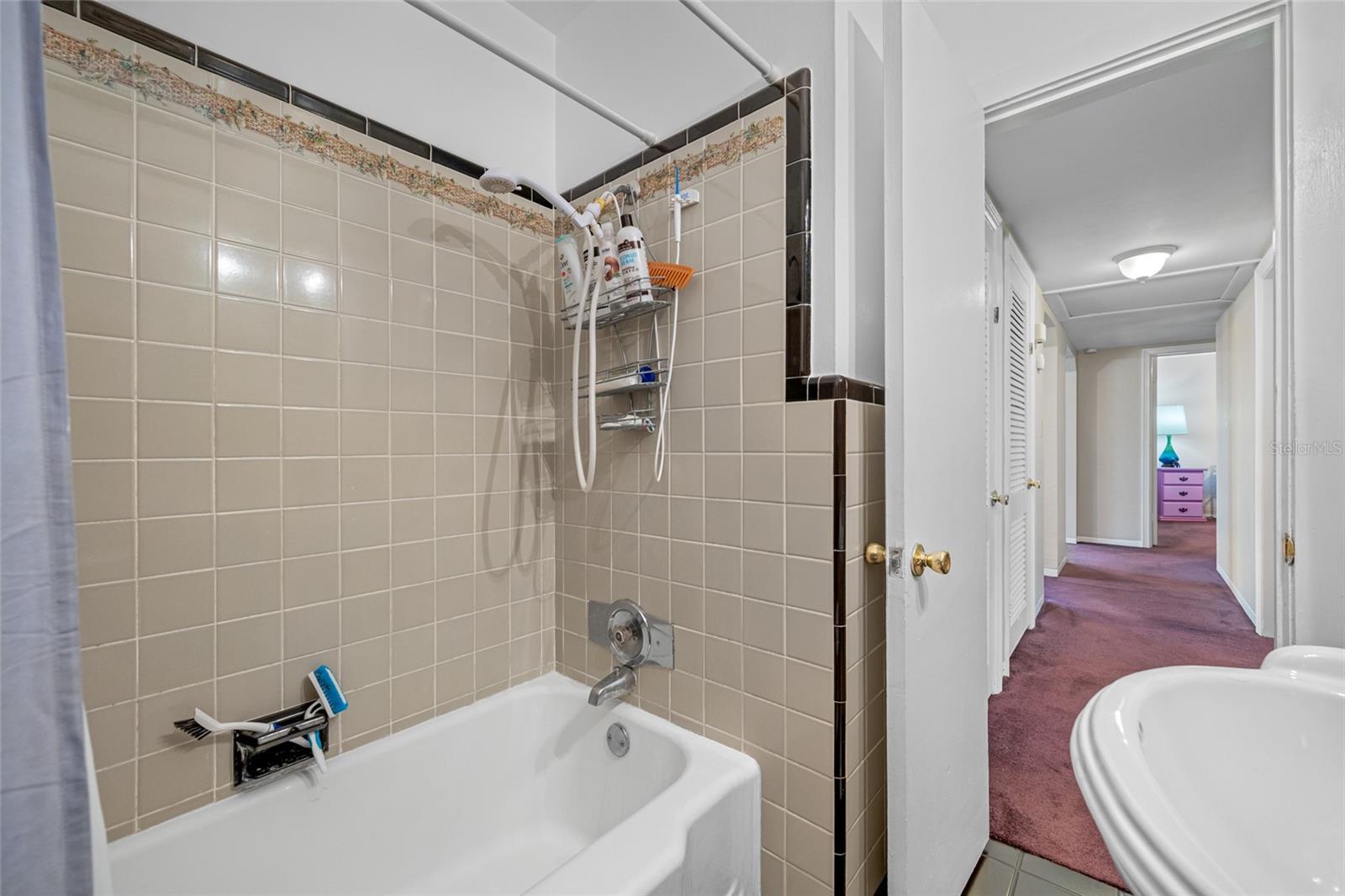Full Bathroom #1