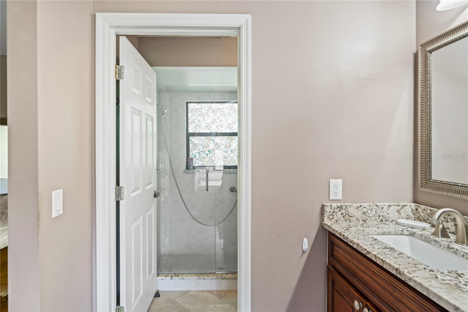 Separate Shower Room