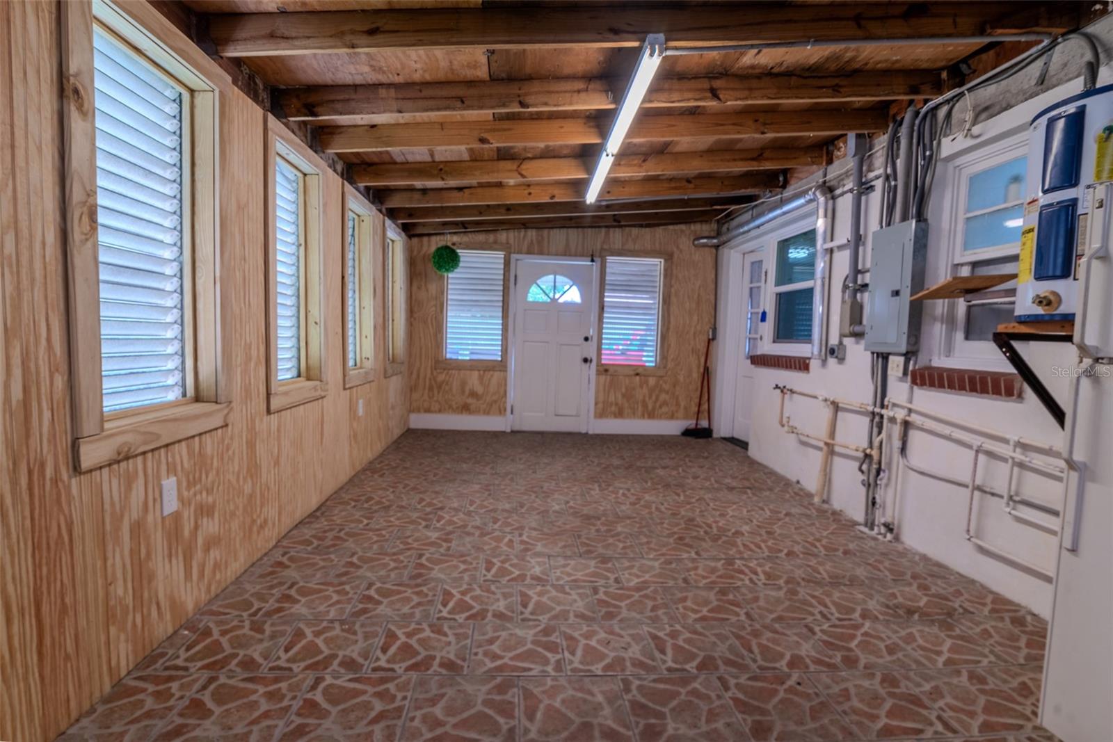 Flex Space/Mancave
