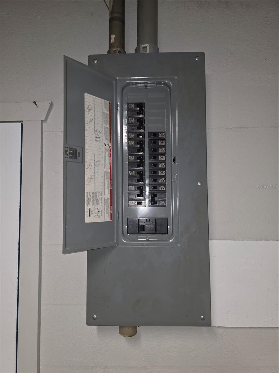 TB8413411