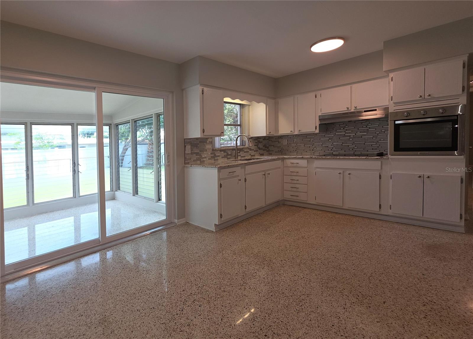 Dining & Kitchen