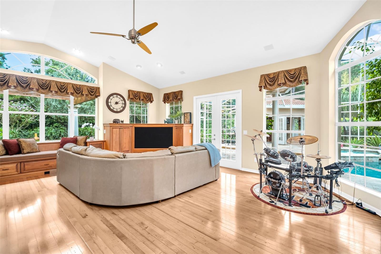 Mother In Law Suite /Gameroom etc