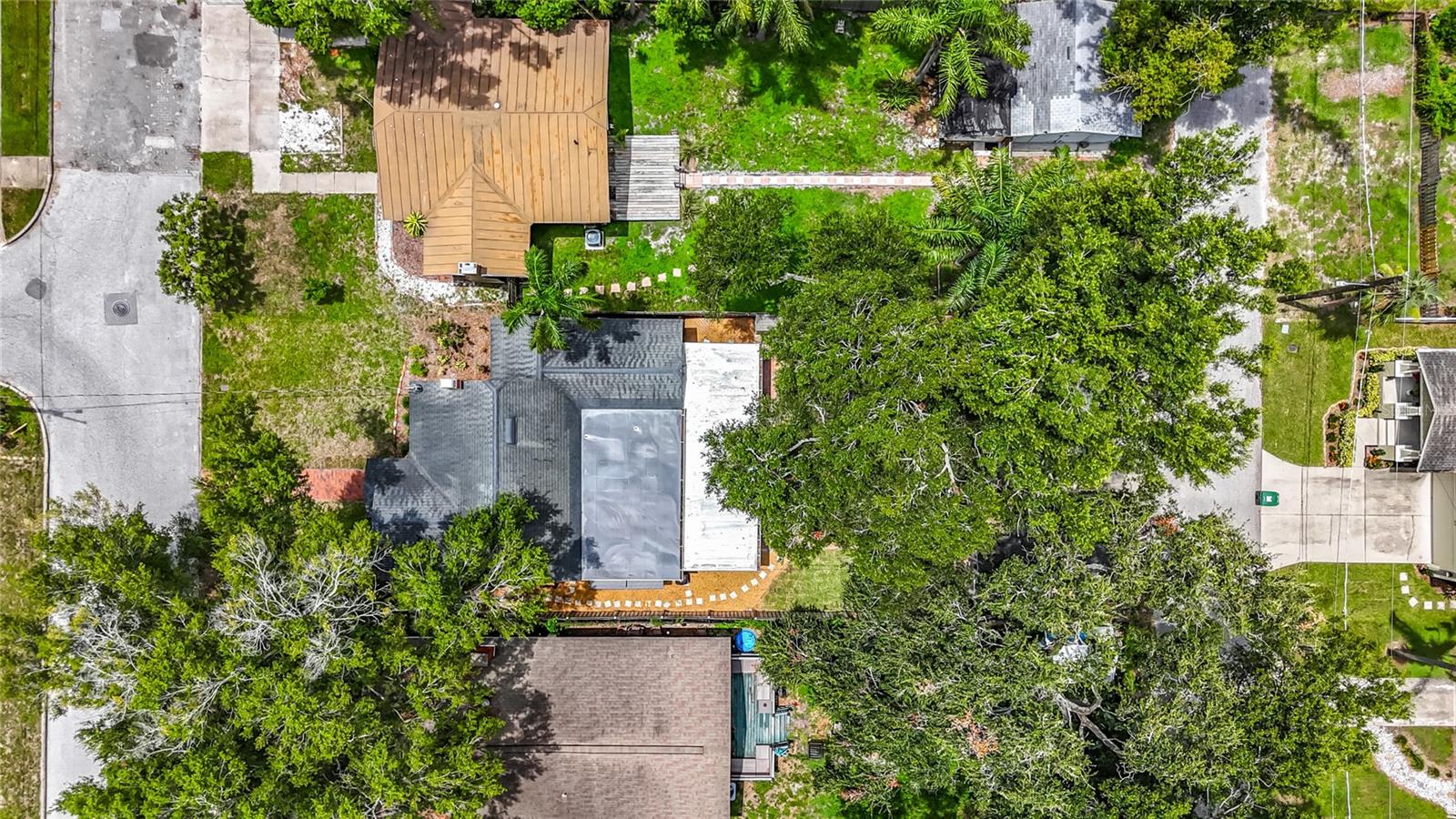 Aerial, Subject in foreground, Hillsborough River to left