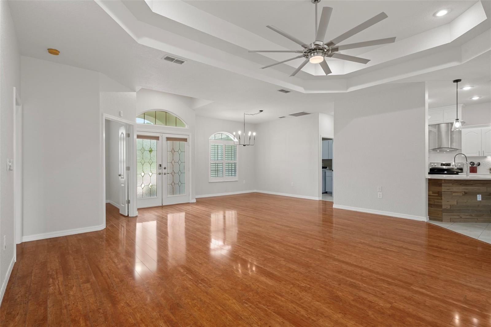 A sneak peek look into the dining room from the living room.